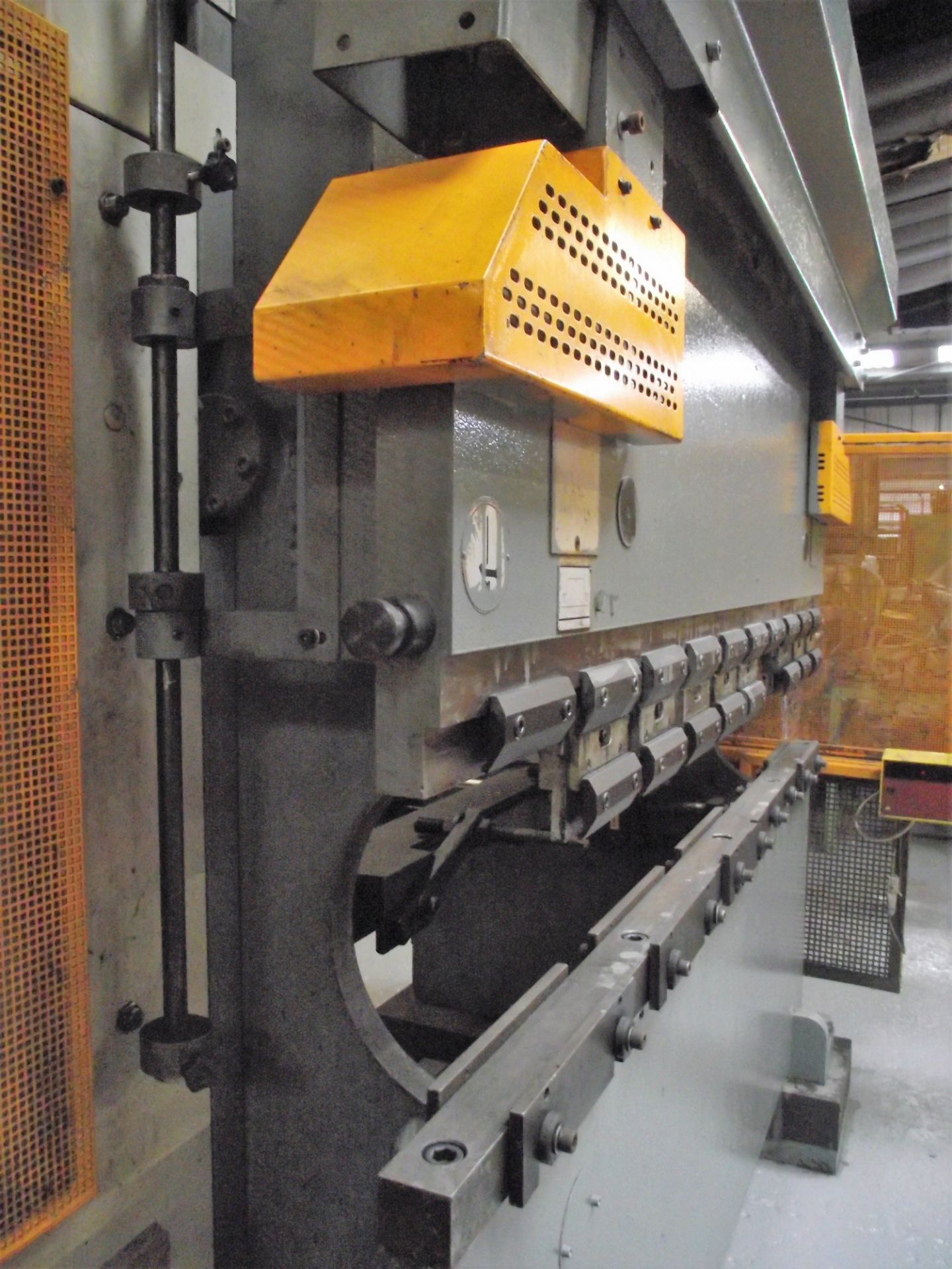 Kingsland Hydraulic Press Brake cw Existing Tooling & Light Detection - Image 13 of 15