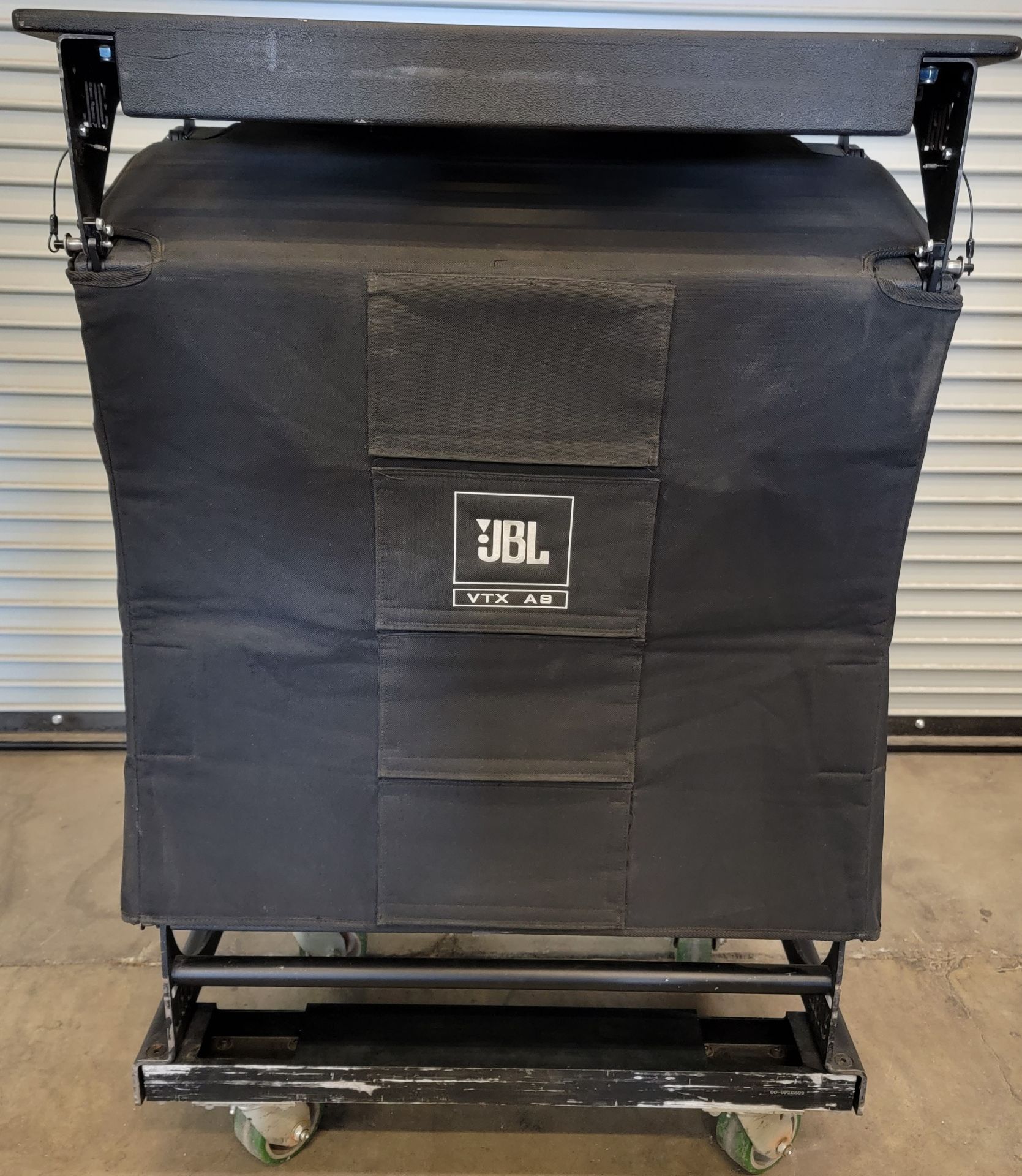 JBL Compact Dual 8" Line Array, Transportation Cart, Soft Cover - Image 2 of 8