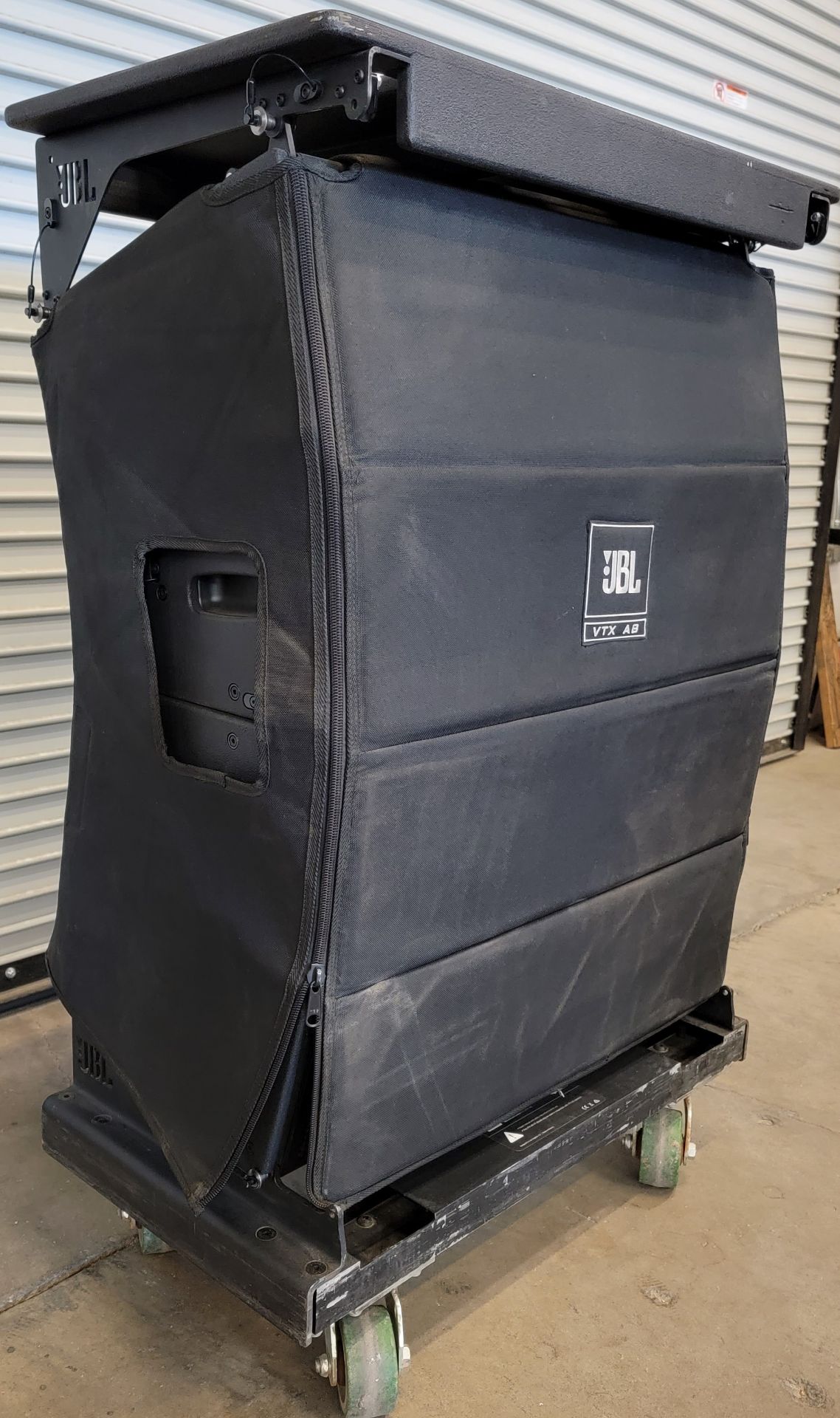 JBL Compact Dual 8" Line Array, Transportation Cart, Soft Cover - Image 6 of 8