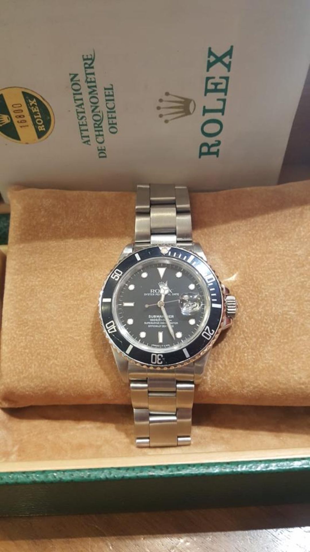 Brand: ROLEX Submariner Date model (watch) Reference number 16800 Automatic charge Material of the