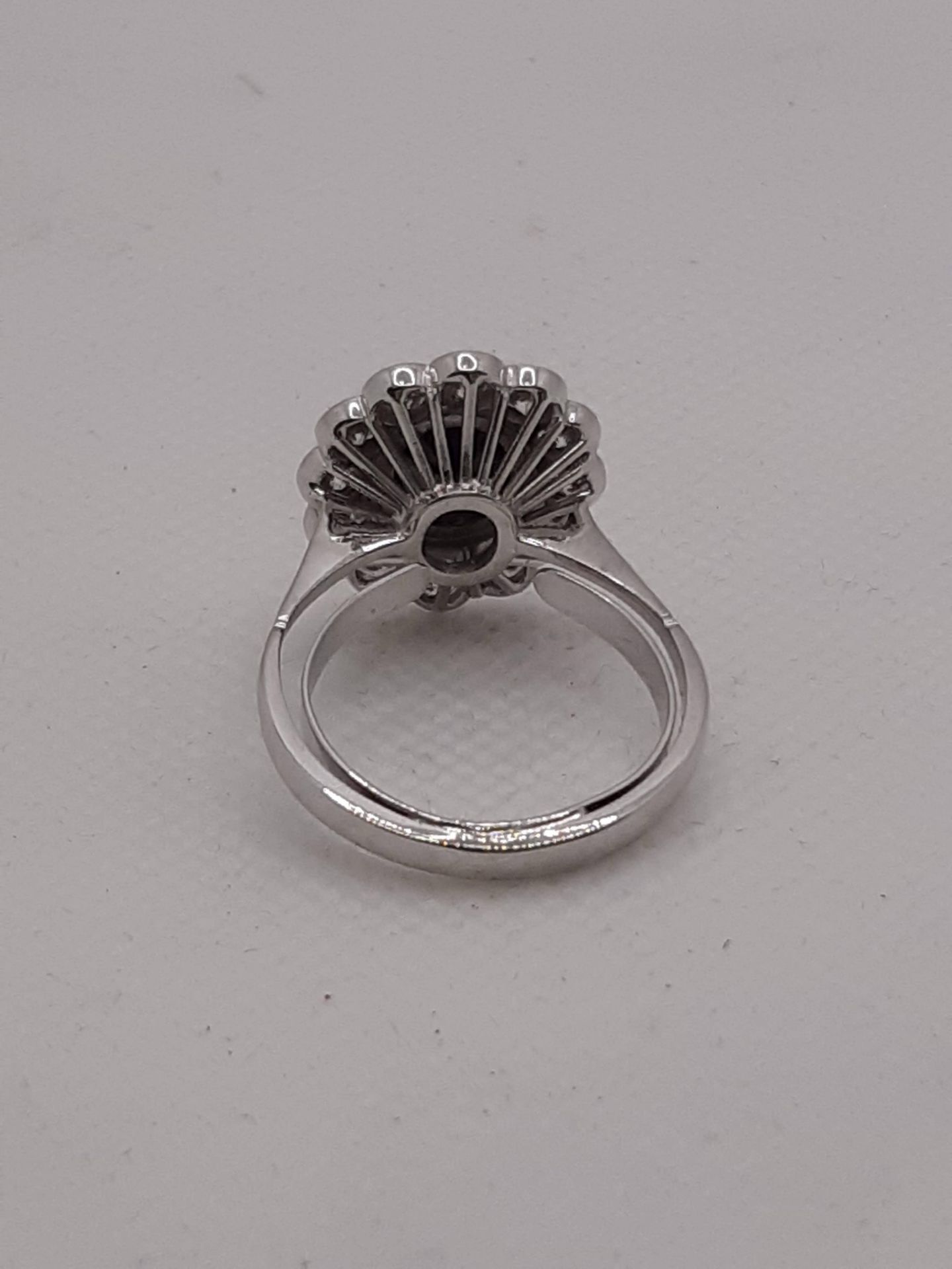 18K WHITE GOLD RING, 20.5 MM DIAMETER WITH SPRING, 18K YELLOW GOLD SETTING, CTS 2.5 CENTRAL - Bild 21 aus 22