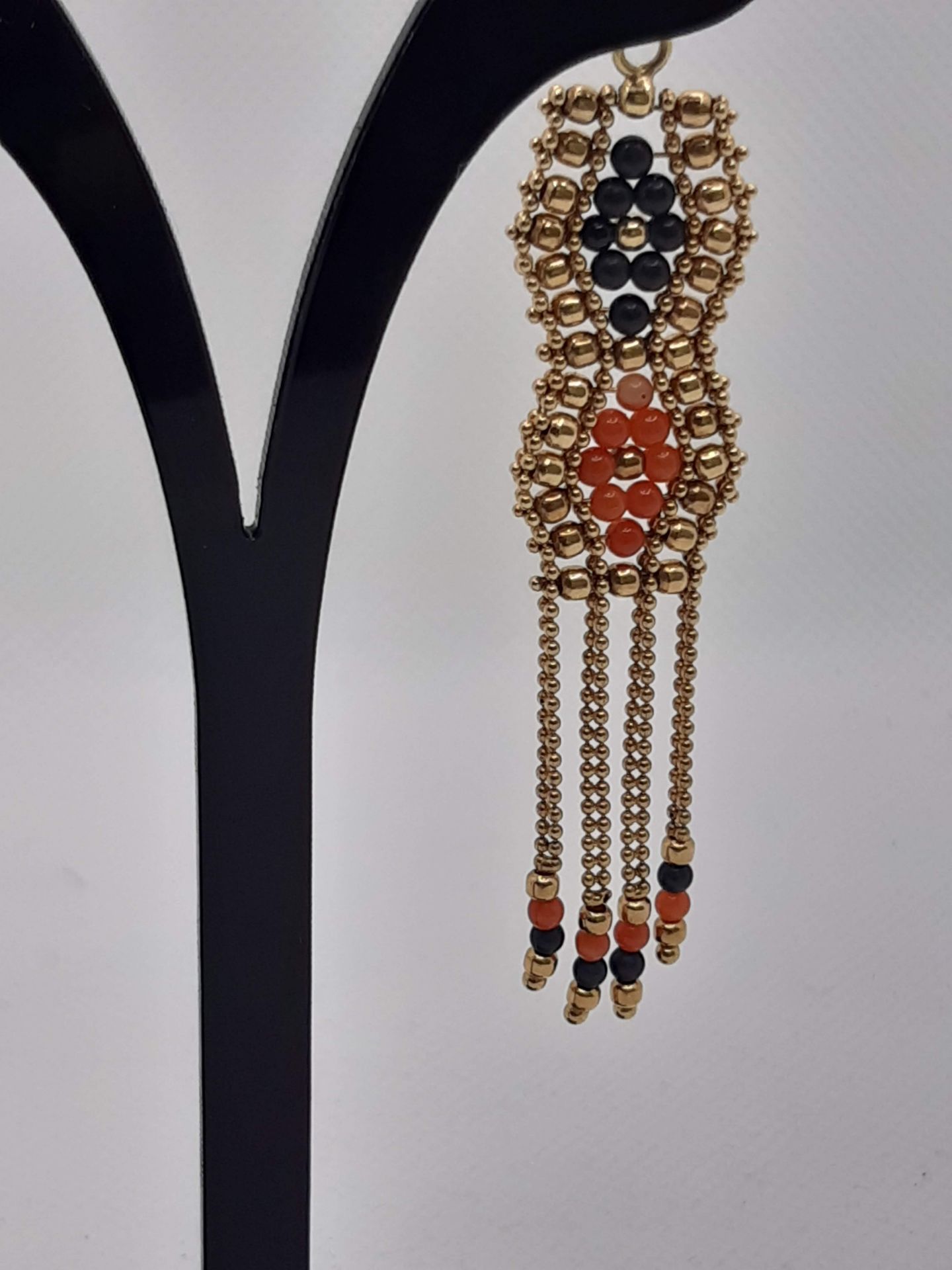 EARRINGS WEIGHT 9.9 GRAMS WITH 18K YELLOW GOLD AND RED AND BLACK CORAL - ET25 - Image 7 of 7
