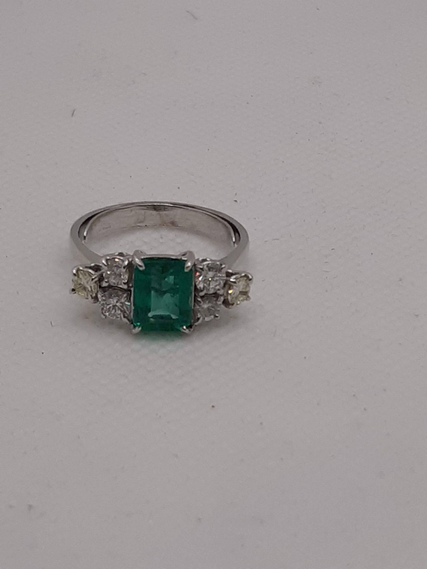 RING IN 18K WHITE GOLD, DIAMETER 15.5 MM, EMERALD CTS 2.20, N. 4 WHITE DIAMONDS CTS 0.40 + 2 - Image 7 of 7