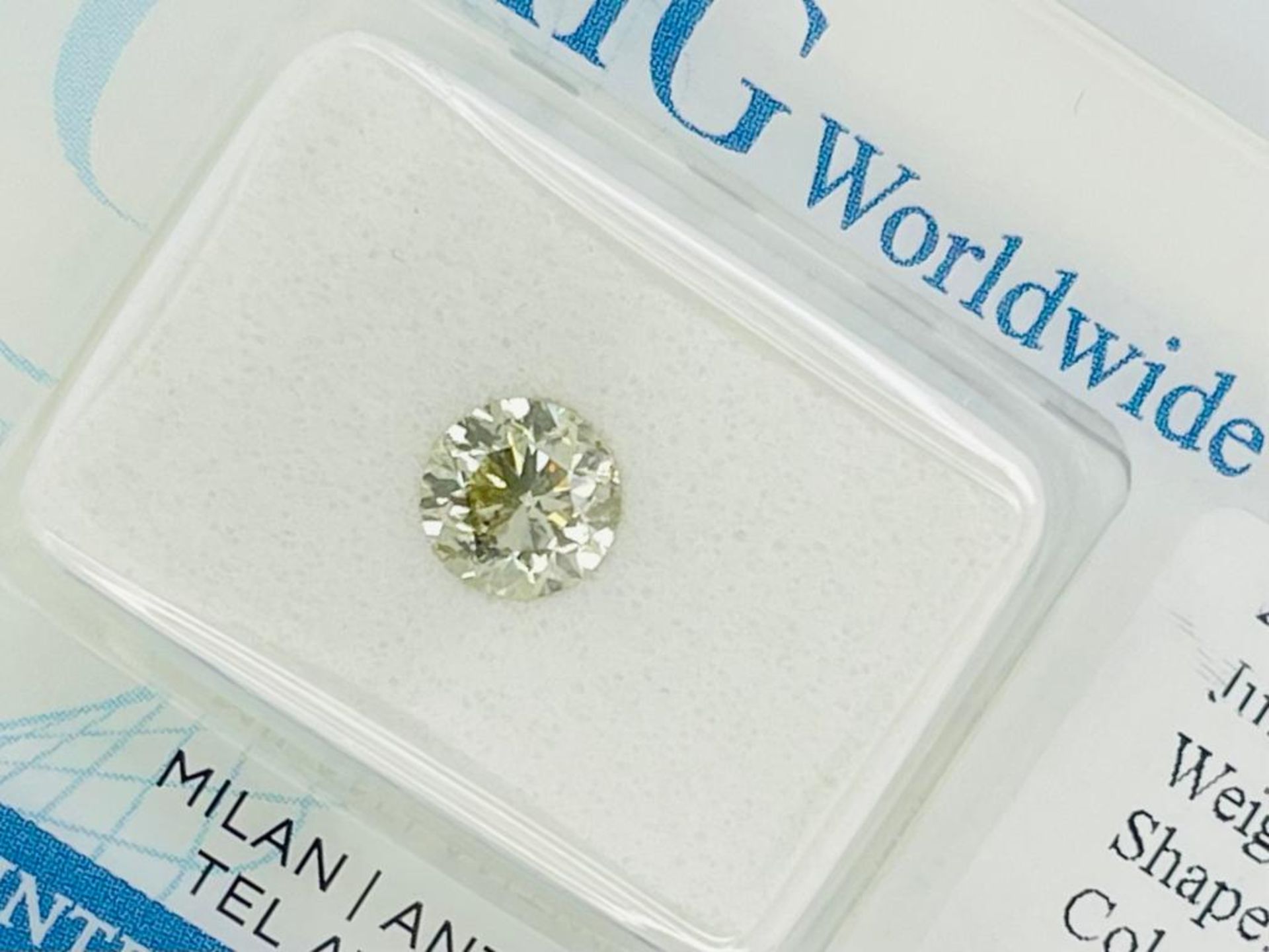 1 DIAMOND 0.7 CT FANCY LIGHT GRAY YELLOW - I1 - BRILLIANT CUT - AIG CERTIFICATE - C20710-2 - Bild 3 aus 5