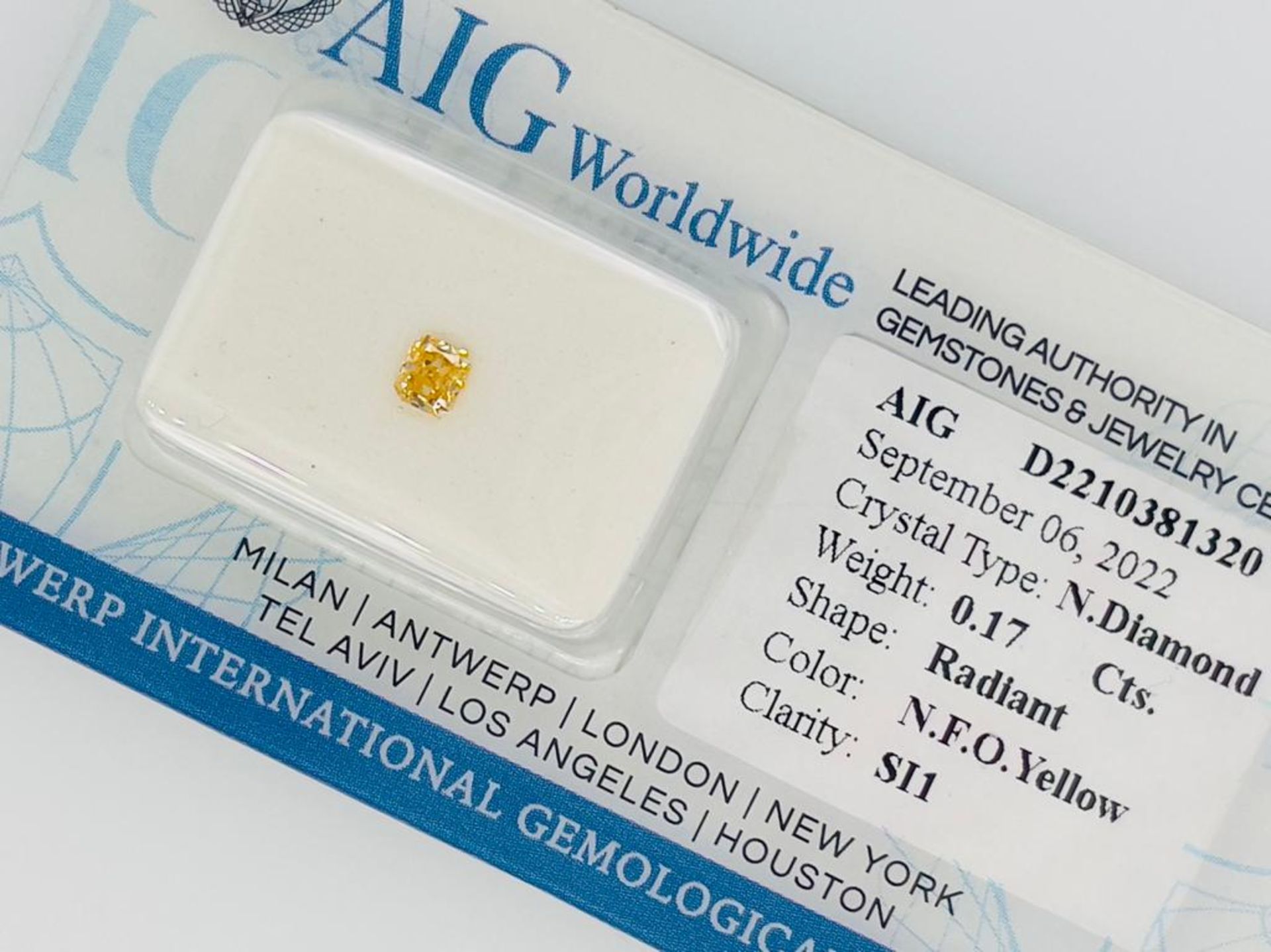 1 DIAMOND 0,17 CT N.F ORANGY YELLOW - SI1 - SHAPE RADIANT - CERTIFICATION AIG - F20901-18 - Image 3 of 5