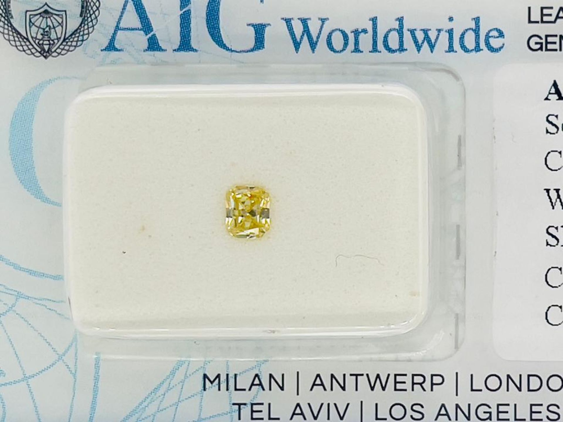 1 DIAMOND 0,17 CT N.F.INTENSE YELLOW - VS2 - SHAPE RADIANT - CERTIFICATION AIG - F20901-16 - Image 5 of 5