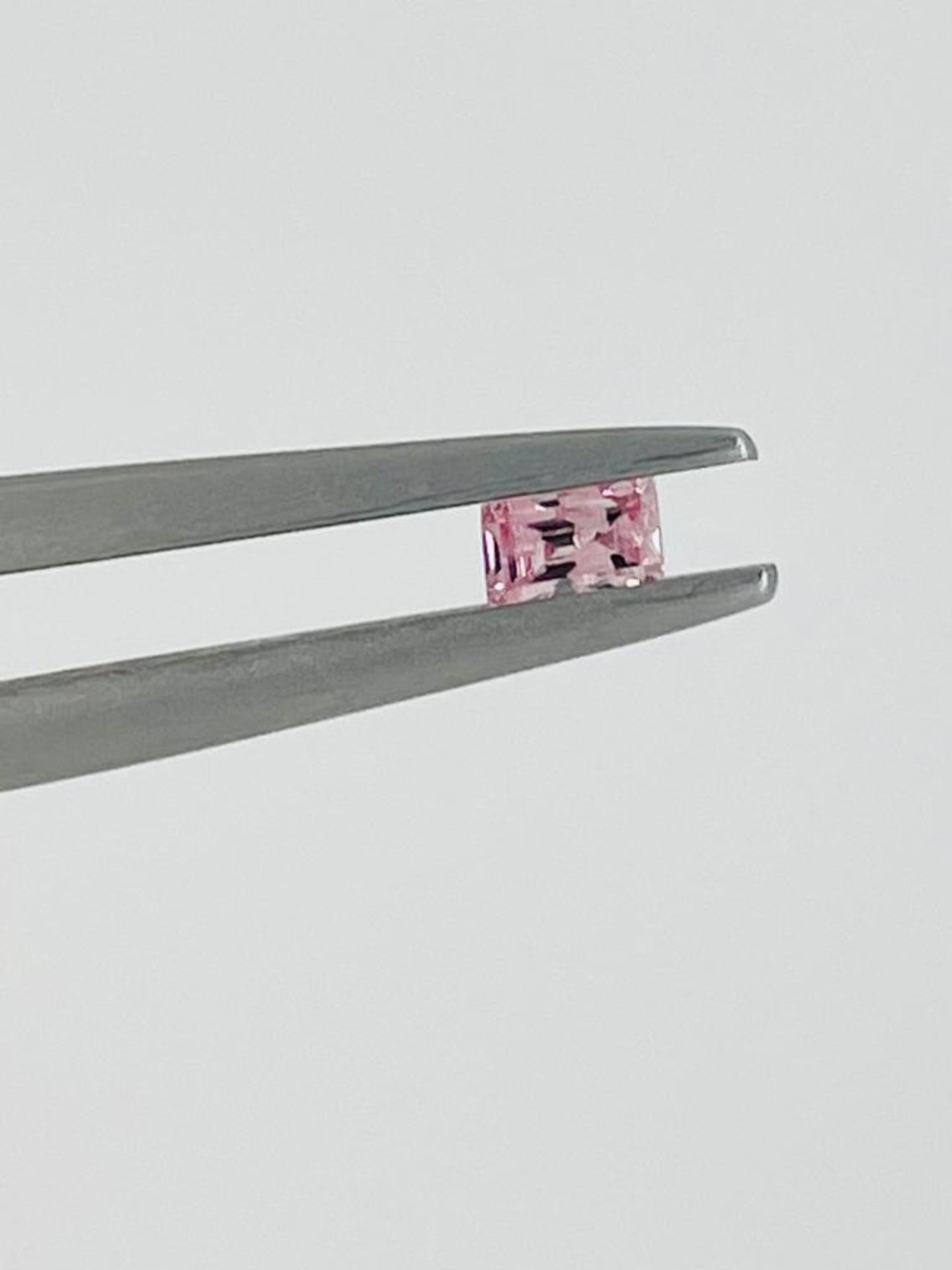 1 DIAMOND 0,08 CT NATURAL FANCY PINK , EVEN SHAPE - CERTIFICATION GIA - AM20705-21 - Image 3 of 4