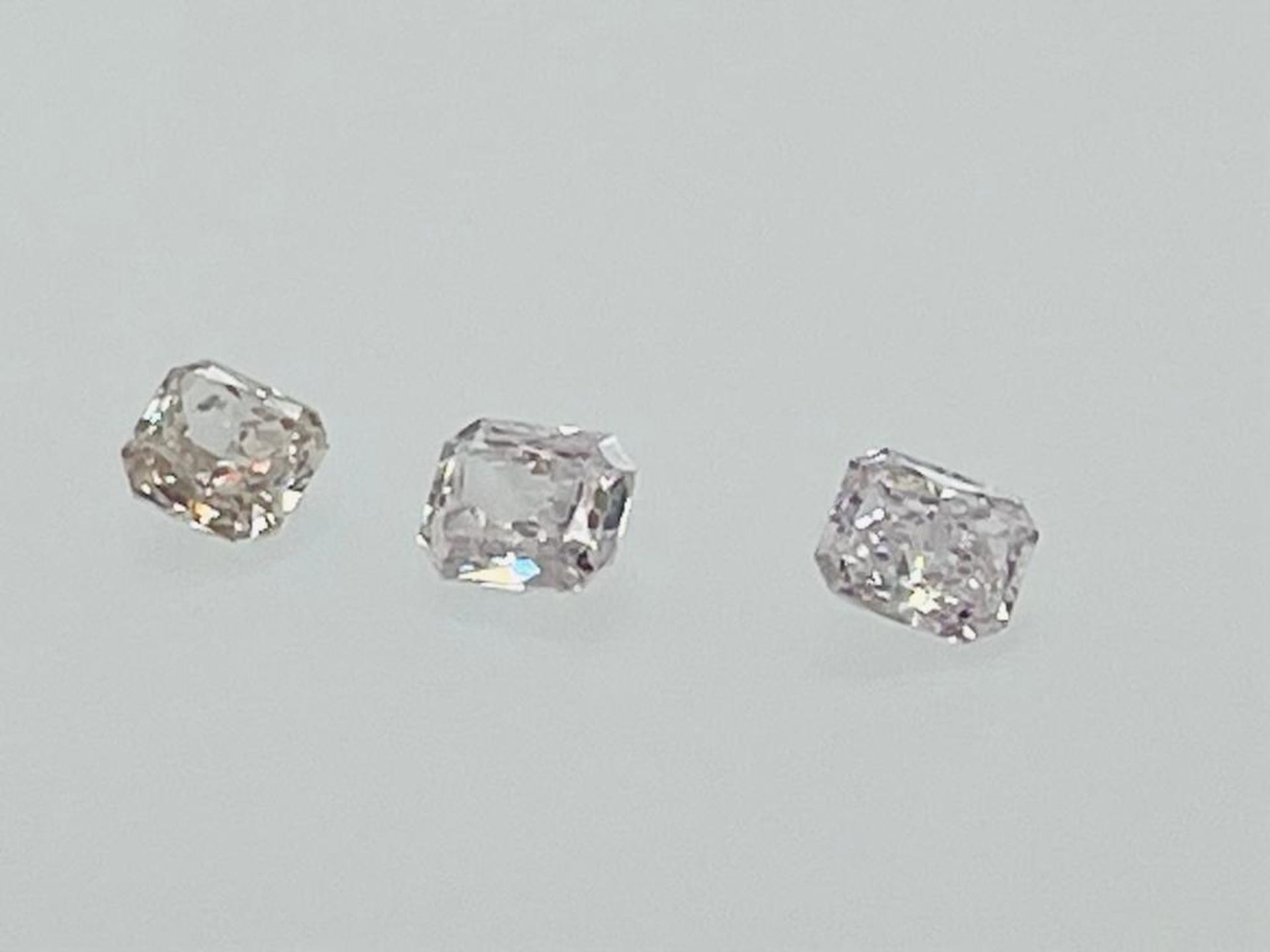 3 DIAMONDS 0,42 CT NATURAL MIX PINK - SI1-I1 - SHAPE -F20901-46 - Image 2 of 3