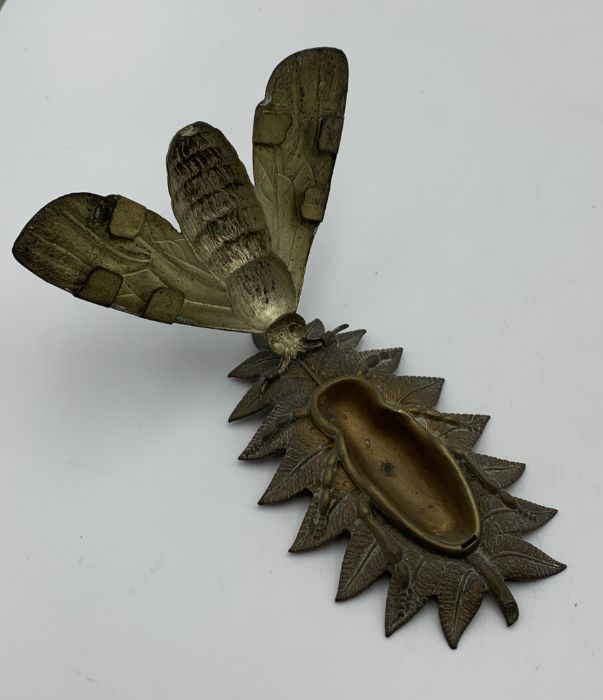 A gilt brass Avery needle packet case 'The Bee Case', under wing clips present and stamped ' - Image 3 of 3