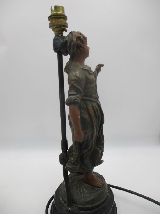 A spelter lamp after Rousseau "Faneuse" along with a pair of brass candlesticks - Image 5 of 8