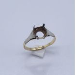 A scrap 9ct gold ring, weight 1.4g