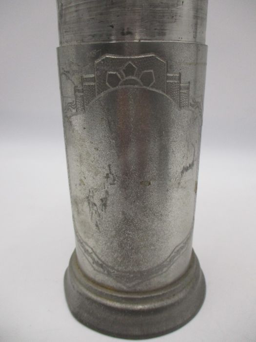 A Japanese pewter flask decorated with cranes, two character mark to lid - Image 5 of 9