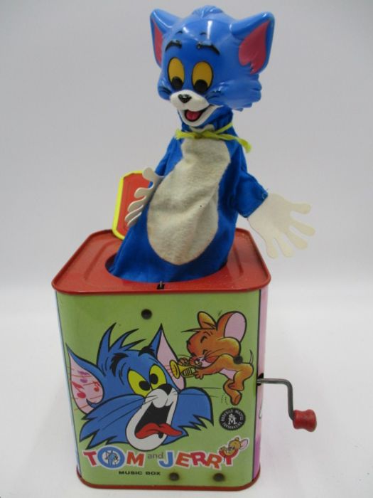 A Rosebud Toymakers Tom & Jerry musical "Jack in the box" along with a collection of "Farmers Glory" - Bild 5 aus 9