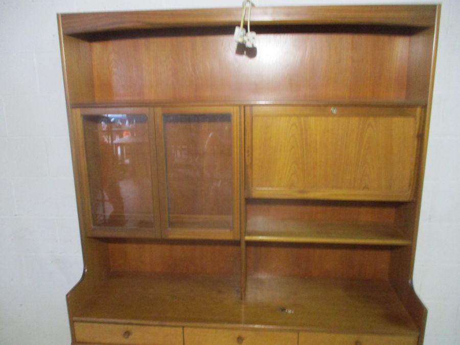 A Nathan display unit with two cupboards under - Image 4 of 11