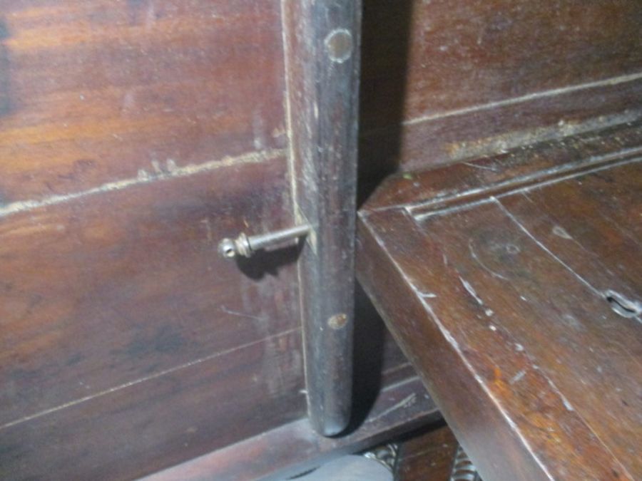 A Victorian rosewood veneered tip up table on quatrefoil legs. - Image 15 of 16