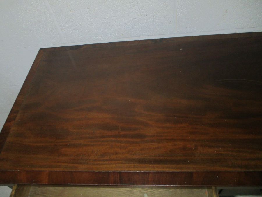 An early Victorian mahogany hall table with two drawers and turned legs - Image 8 of 8