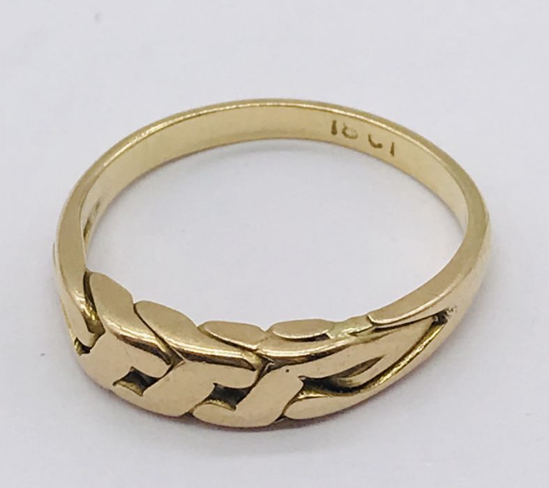 An 18ct gold plaited ring, weight 3.3g - Image 2 of 3