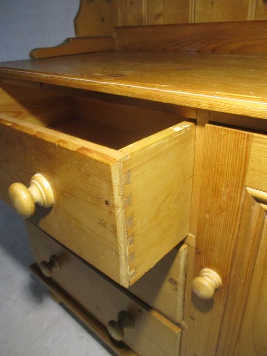 A pine dresser with three drawers and one cupboard under - Image 7 of 10
