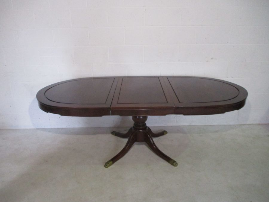 A mahogany dining table with with extendable leaf - total length with leaf 224cm - Image 8 of 9