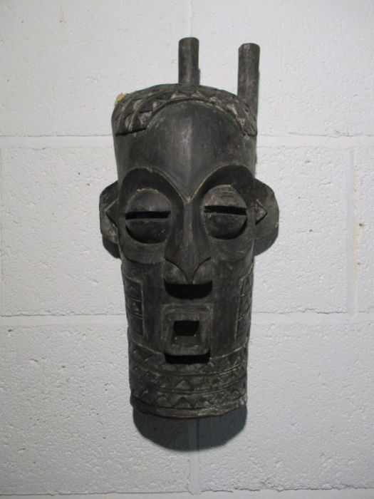A collection of three vintage wooden African masks - one A/F - Bild 5 aus 10