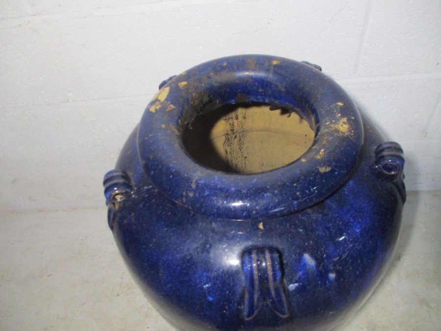 Two large glazed blue garden urns. - Image 16 of 17