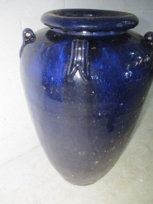 Two large glazed blue garden urns. - Image 10 of 17