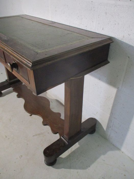 A Victorian centre/writing table with three drawers and leather inset top - Image 2 of 6