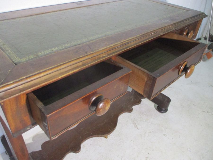 A Victorian centre/writing table with three drawers and leather inset top - Image 5 of 6