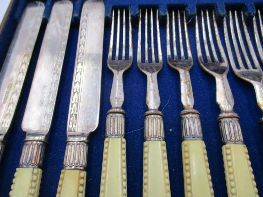 A canteen of vintage cutlery (12 place setting) in mahogany box - Image 5 of 8