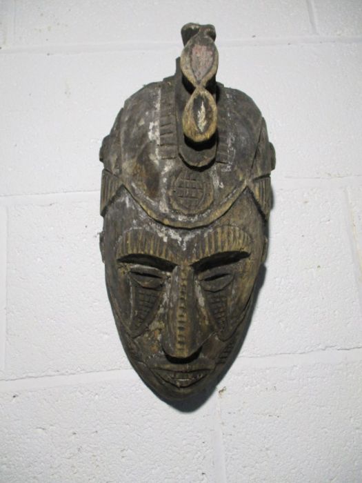 A collection of three vintage wooden African masks - one A/F - Bild 2 aus 10