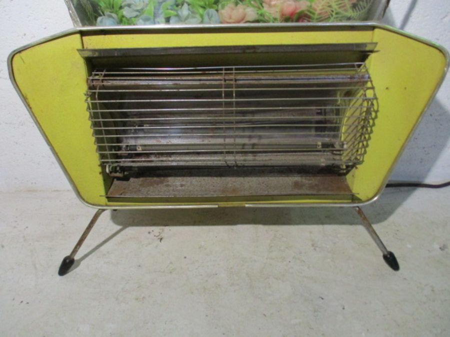 A 1950's kitsch electric fire with plastic flower display to top- please note this is for decorative - Image 2 of 8