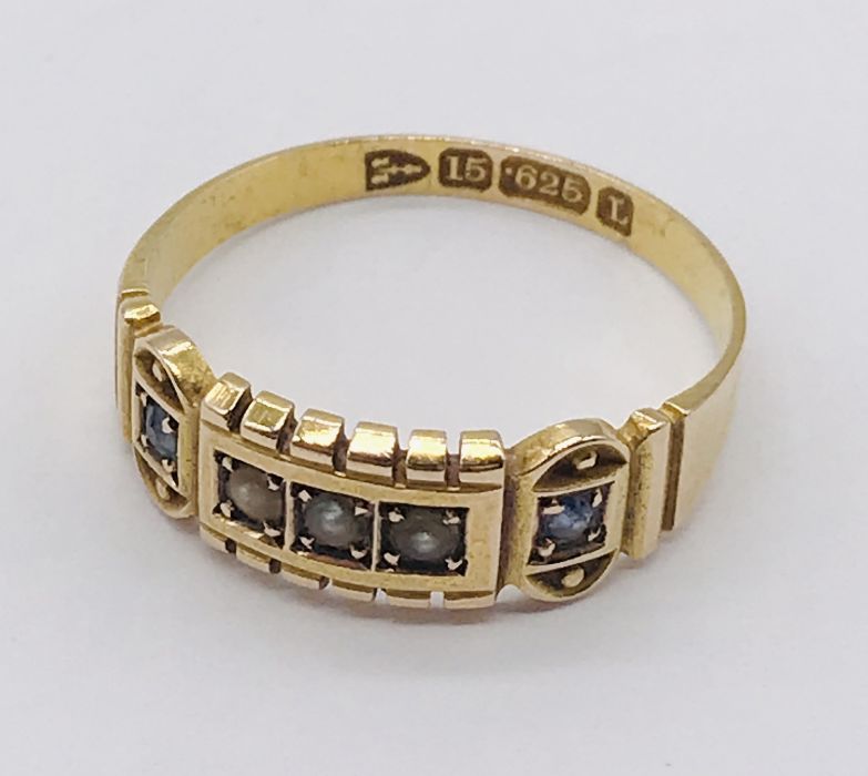 A Victorian 15ct gold ring set with sapphires and seed pearls, total weight 2.4g - Image 2 of 3