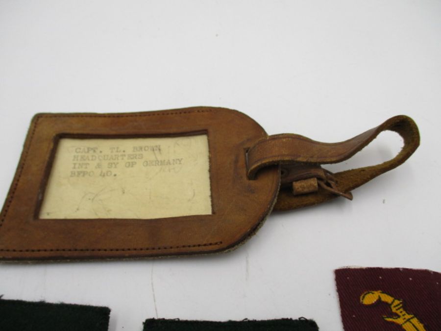 A collection of cloth and other military badges including Paras, Intelligence Corps etc. - Bild 2 aus 10