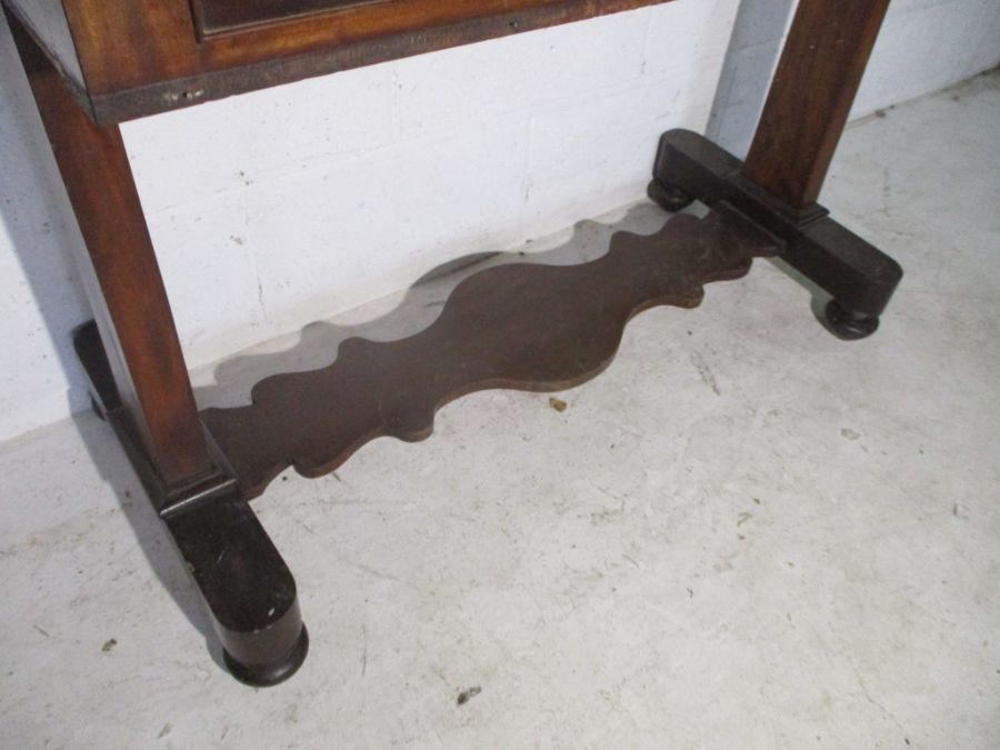 A Victorian centre/writing table with three drawers and leather inset top - Image 6 of 6