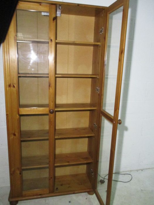 A two door pine display cabinet - Image 8 of 8