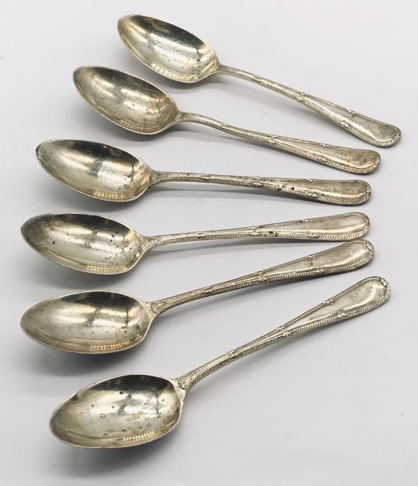 A cased set of hallmarked silver coffee spoons - Image 2 of 2