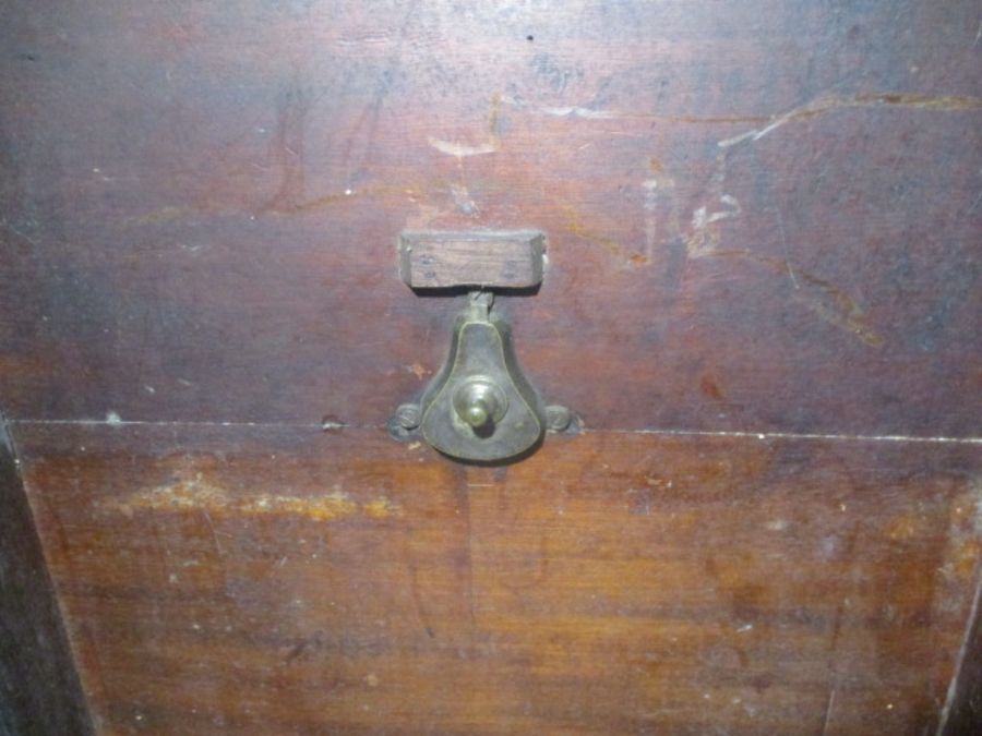 A Victorian rosewood veneered tip up table on quatrefoil legs. - Image 11 of 16