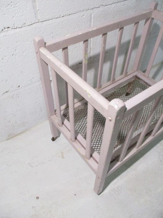 A vintage child's pram and wooden framed cot - Image 10 of 13