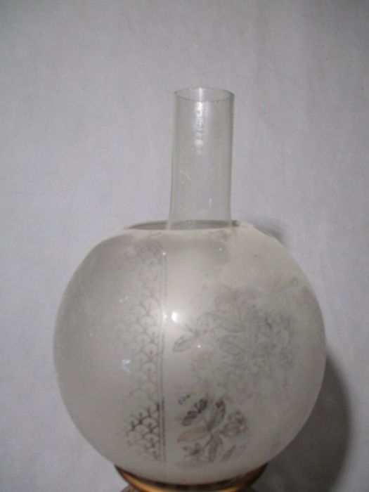 A Victorian oil lamp along with an milk glass urn with lid - Image 2 of 9