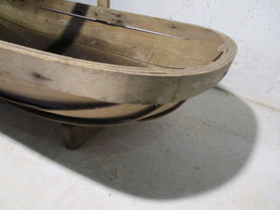 A vintage wooden trug, along with wooden bird house with slate roof - Image 5 of 10