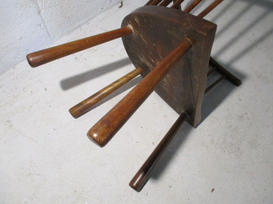 A child's "comb back" chair - Image 5 of 5