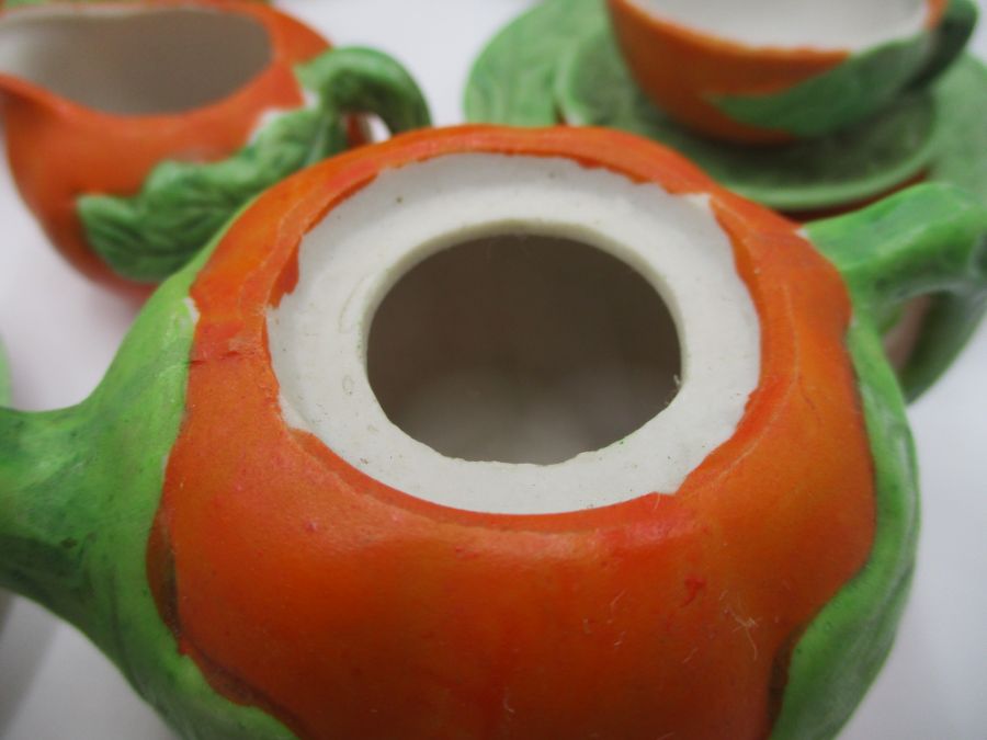 A child's vintage miniature tea set, pumpkin themed, marked "golden series rec. foreign". In a - Image 14 of 16