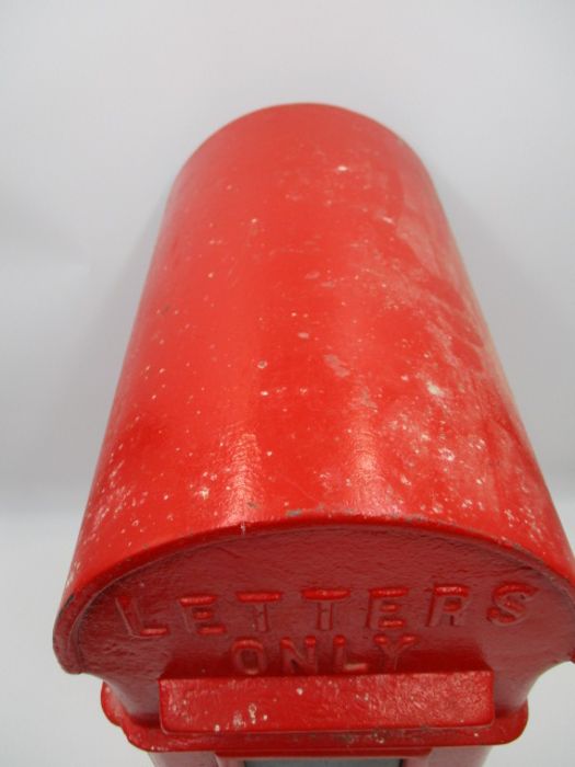 A cast iron Royal Mail letter box/postbox with a dome top and side mount fitments, stamp marked with - Image 10 of 11