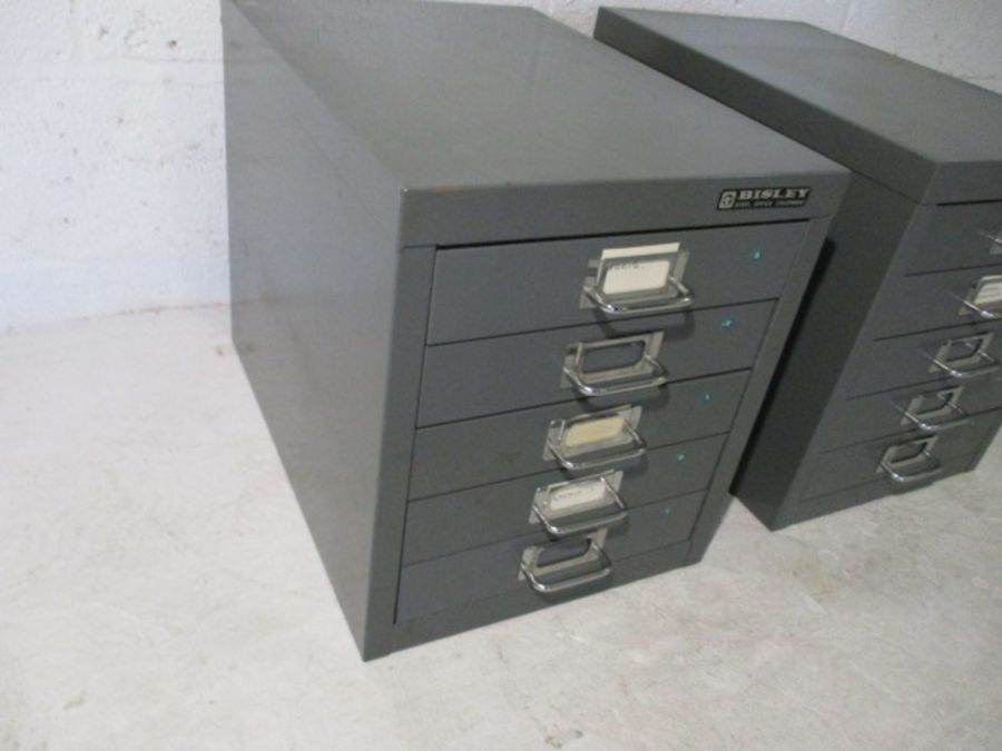 A pair of small Bisley metal filing drawers - each drawer measures height 33cm, width 28cm, depth - Image 2 of 8