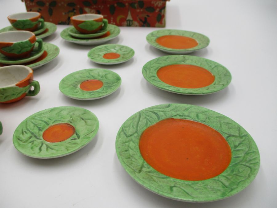 A child's vintage miniature tea set, pumpkin themed, marked "golden series rec. foreign". In a - Image 9 of 16