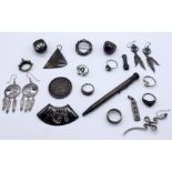 A collection of 925 silver jewellery, medallion etc.