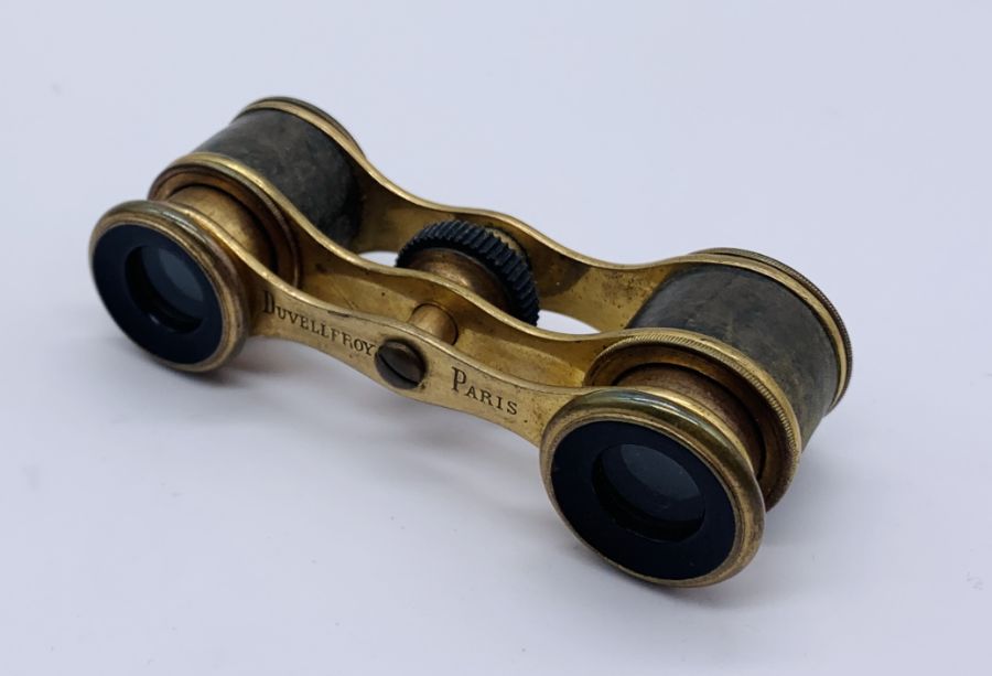 A pair of French opera glasses in leather case, the glasses stamped Duvelleroy, Paris - Image 2 of 4