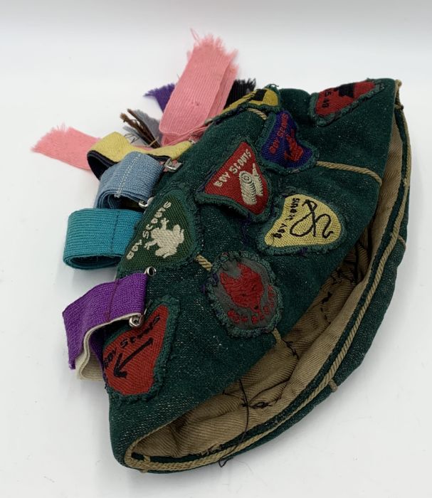 A vintage Cub Scout cap with many badges sewn on along with Scout penknife, Dulwich College cap etc. - Image 3 of 5