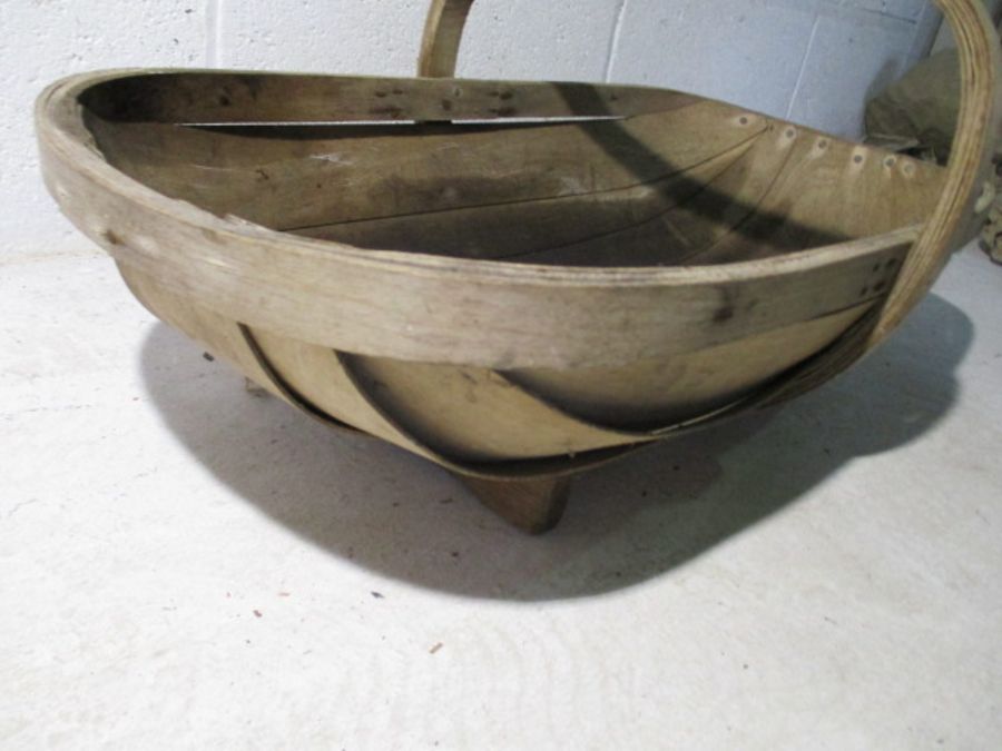 A vintage wooden trug, along with wooden bird house with slate roof - Image 4 of 10