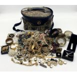 A collection of various vintage costume jewellery including brooches, rings etc.